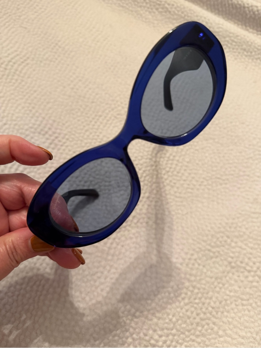 Salvatore Ferragamo Women’s Blue Oval Sunglasses new in box